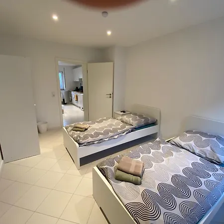 Möbilierte 2-zimmerwohnung Mit Geräumiger Wohnküche Apartamento